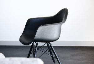chaise Eames daw noire